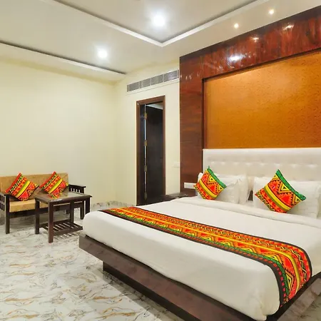 The Grand Uddhav Hotel New Delhi Exterior photo